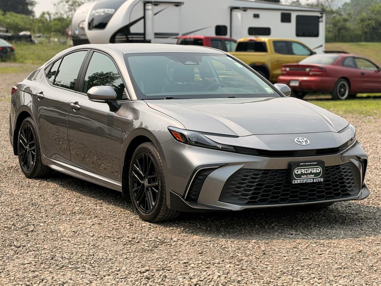 Toyota Camry Hybrid SE AWD 2025