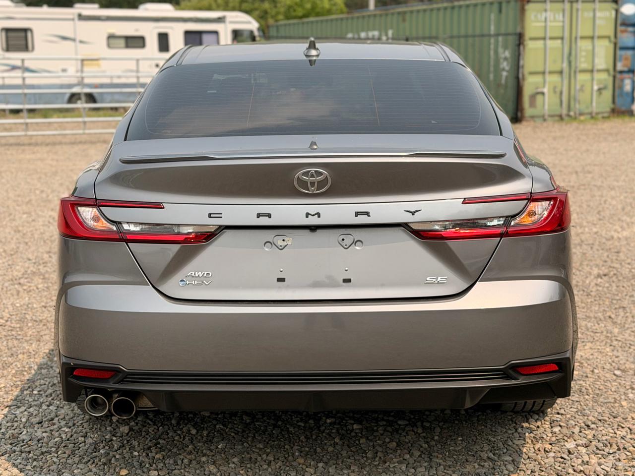 Toyota Camry Hybrid SE AWD 2025