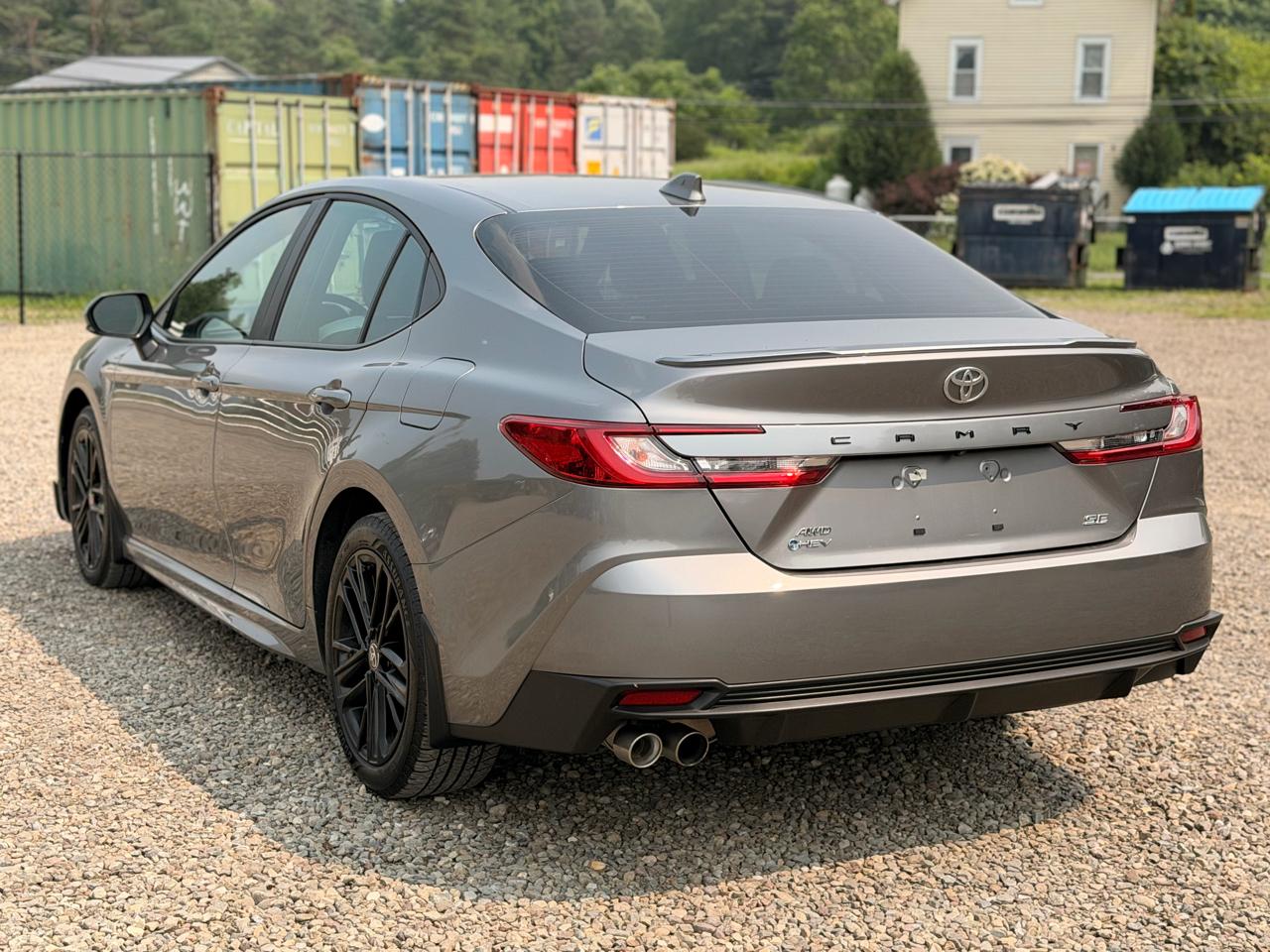 Toyota Camry Hybrid SE AWD 2025
