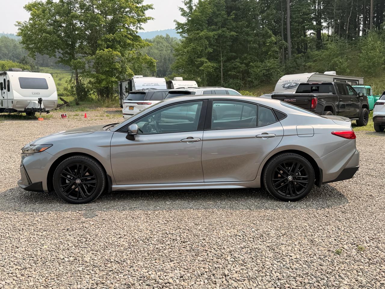 Toyota Camry Hybrid SE AWD 2025