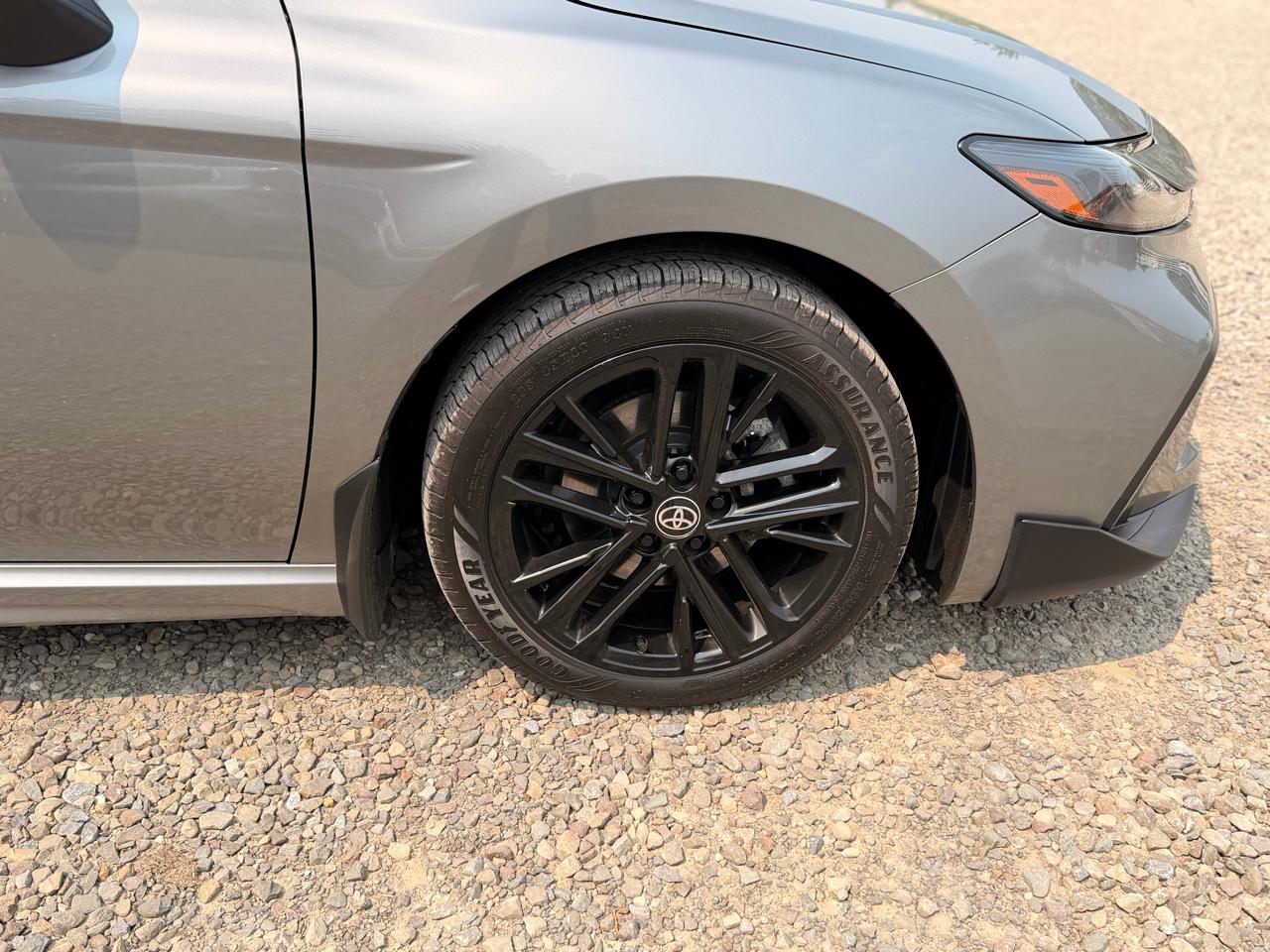 Toyota Camry Hybrid SE AWD 2025