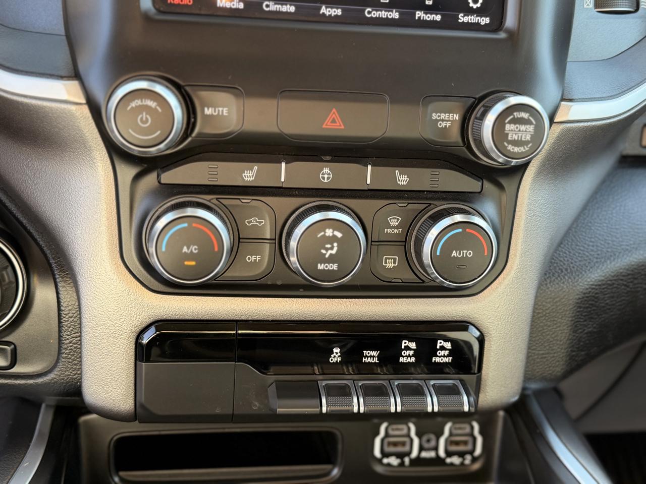 RAM 1500 Big Horn Crew Cab LWB 4WD 2020