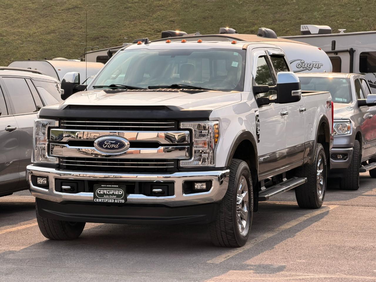 Ford F-250 SD Lariat Crew Cab 4WD 2019