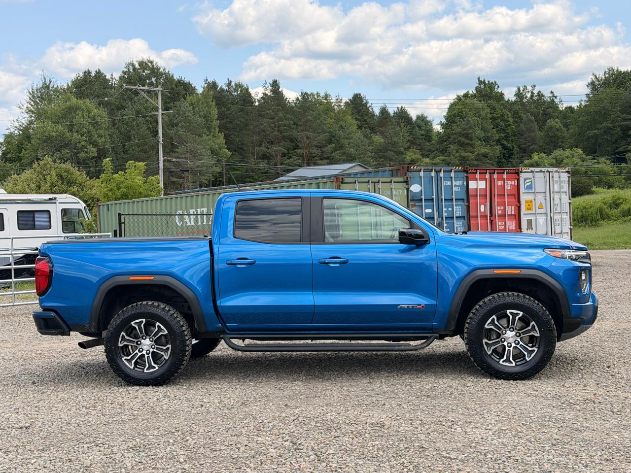 GMC Canyon AT4 Crew Cab 4WD 2023
