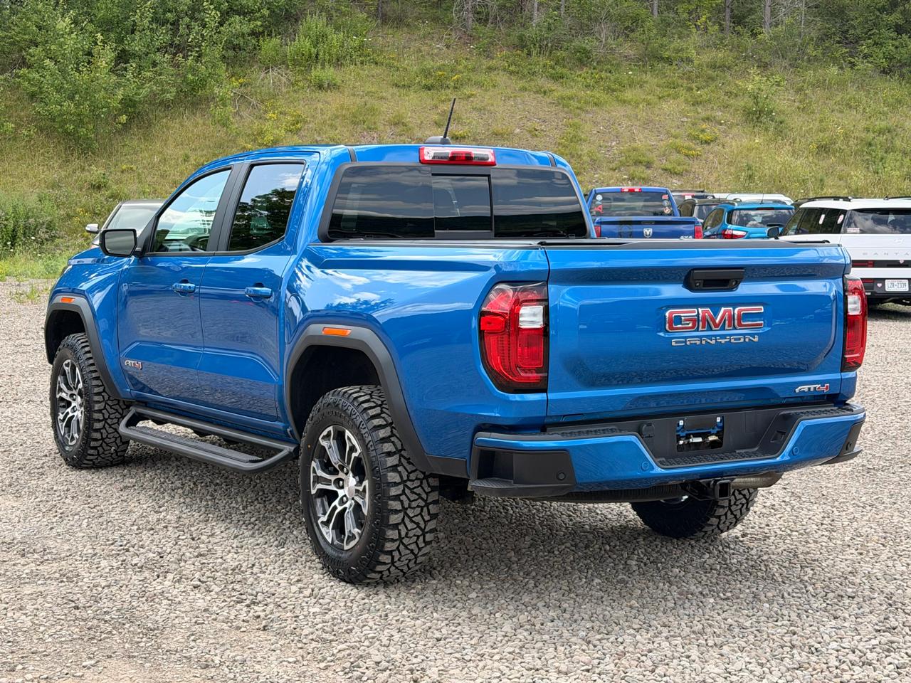 GMC Canyon AT4 Crew Cab 4WD 2023