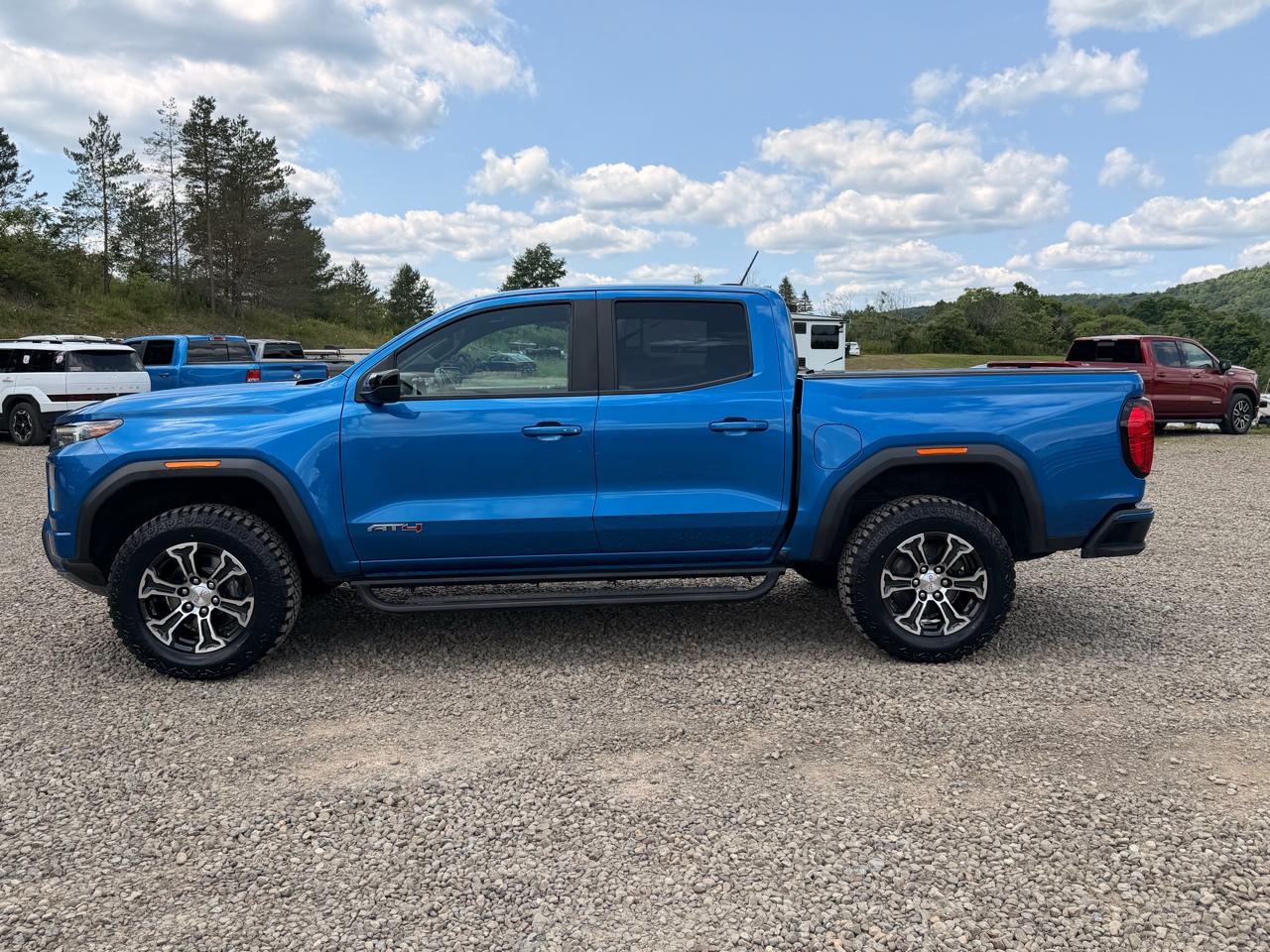 GMC Canyon AT4 Crew Cab 4WD 2023