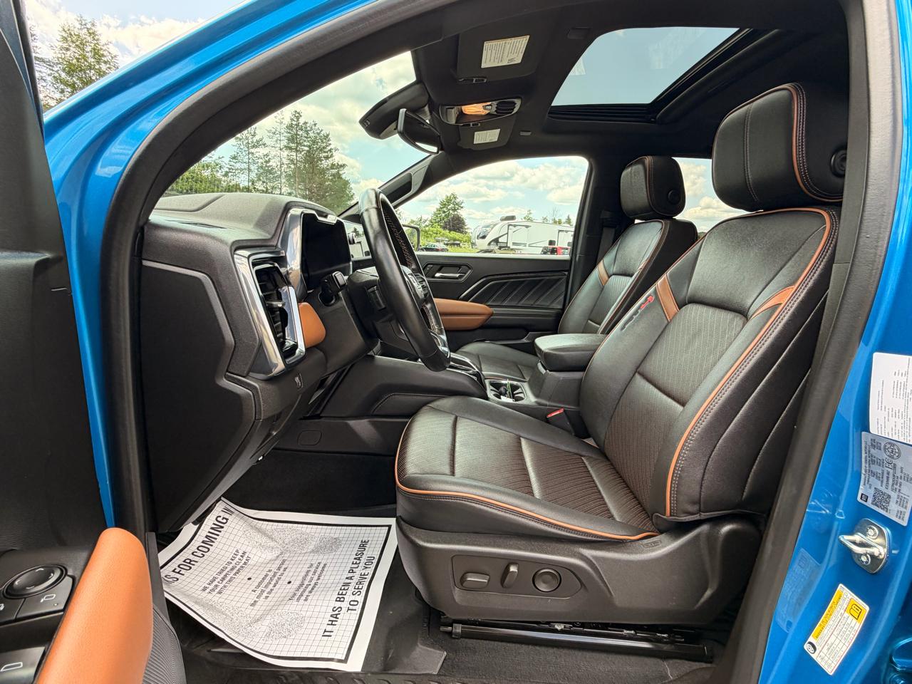 GMC Canyon AT4 Crew Cab 4WD 2023