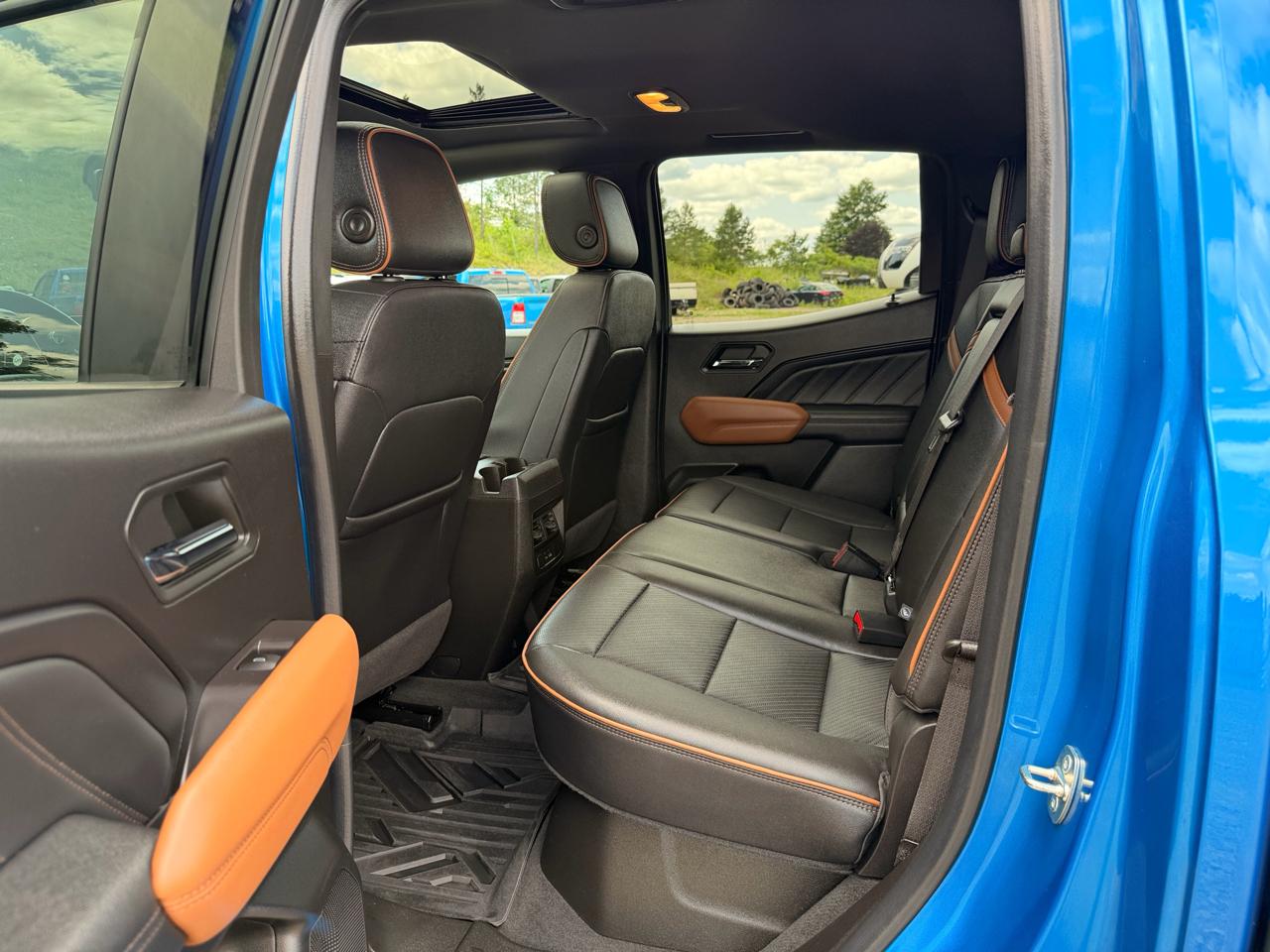 GMC Canyon AT4 Crew Cab 4WD 2023