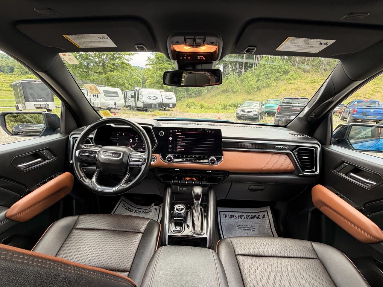 GMC Canyon AT4 Crew Cab 4WD 2023