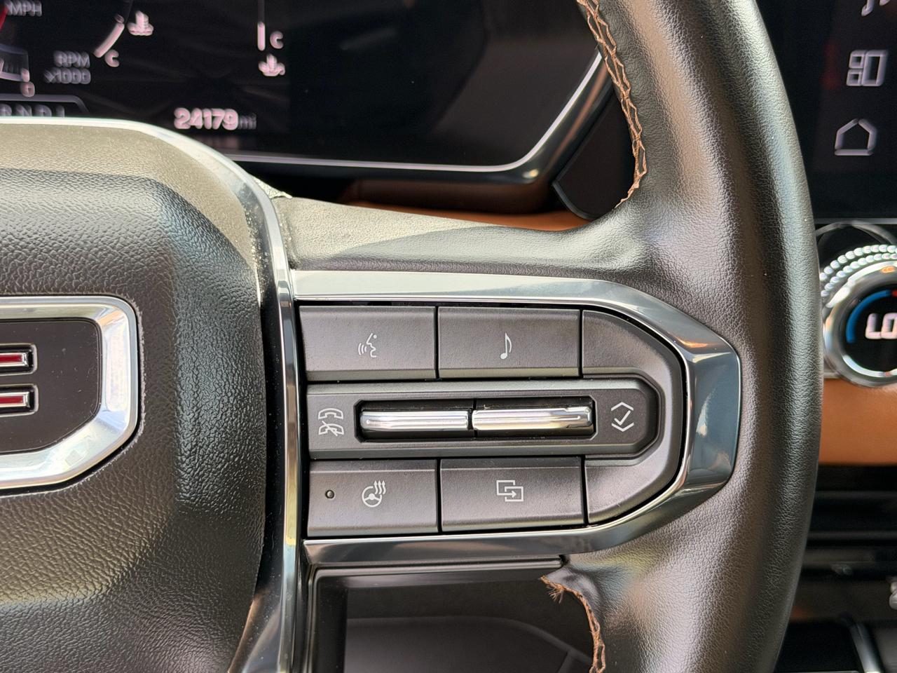 GMC Canyon AT4 Crew Cab 4WD 2023