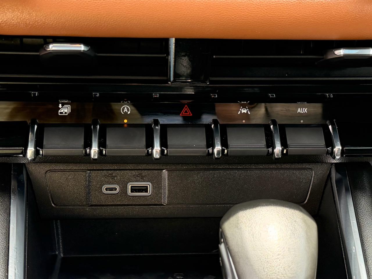 GMC Canyon AT4 Crew Cab 4WD 2023