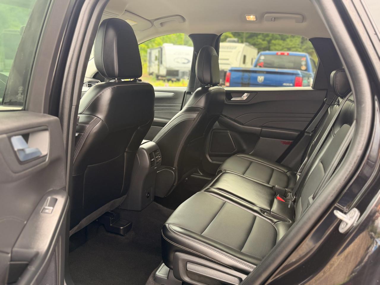 Ford Escape Platinum AWD 2025