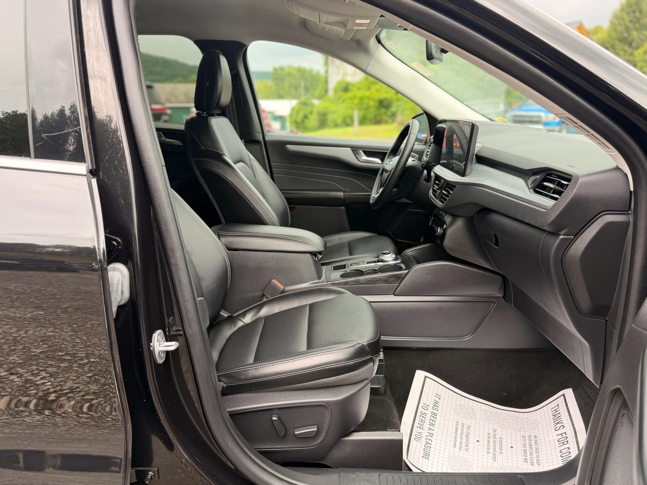 Ford Escape Platinum AWD 2025