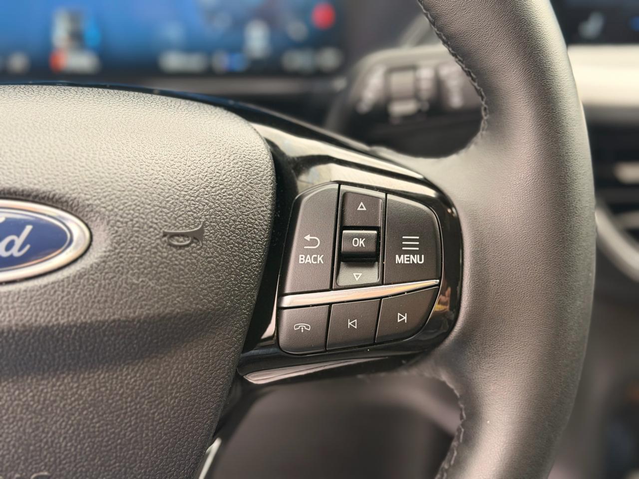 Ford Escape Platinum AWD 2025