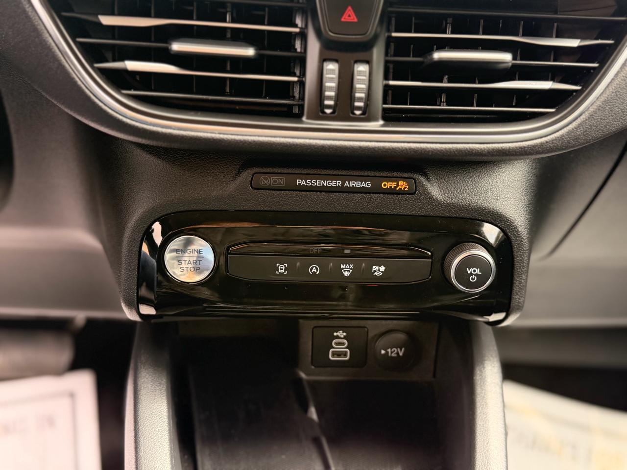 Ford Escape Platinum AWD 2025
