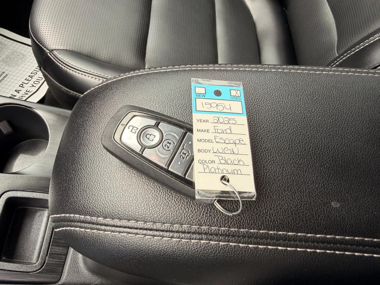 Ford Escape Platinum AWD 2025
