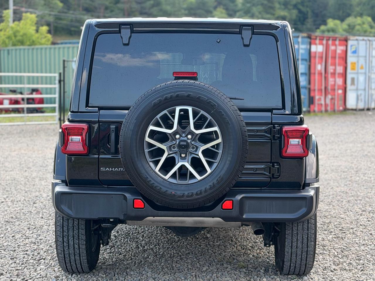 Jeep Wrangler Sahara 2025