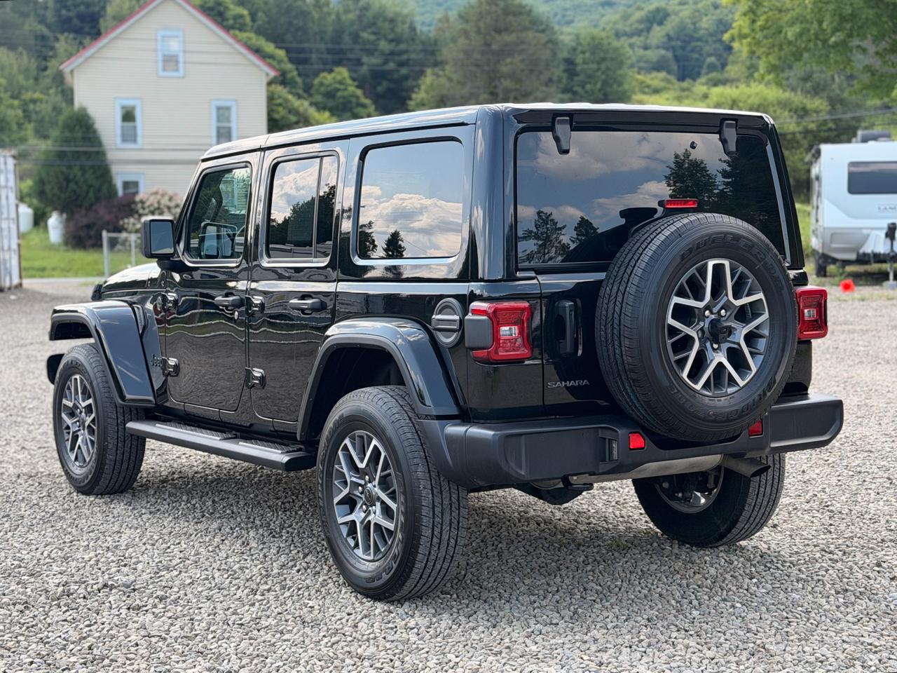 Jeep Wrangler Sahara 2025