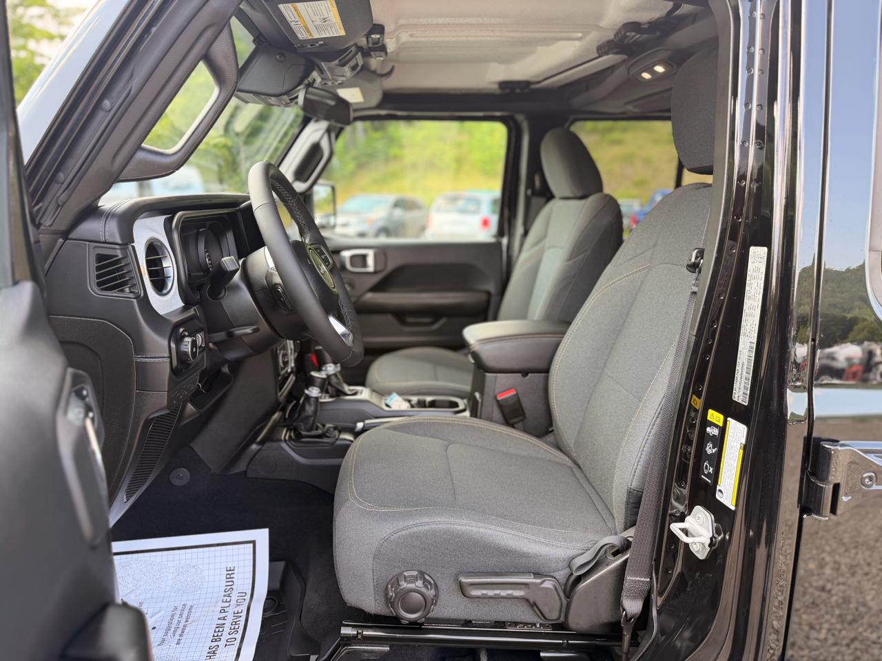 Jeep Wrangler Sahara 2025