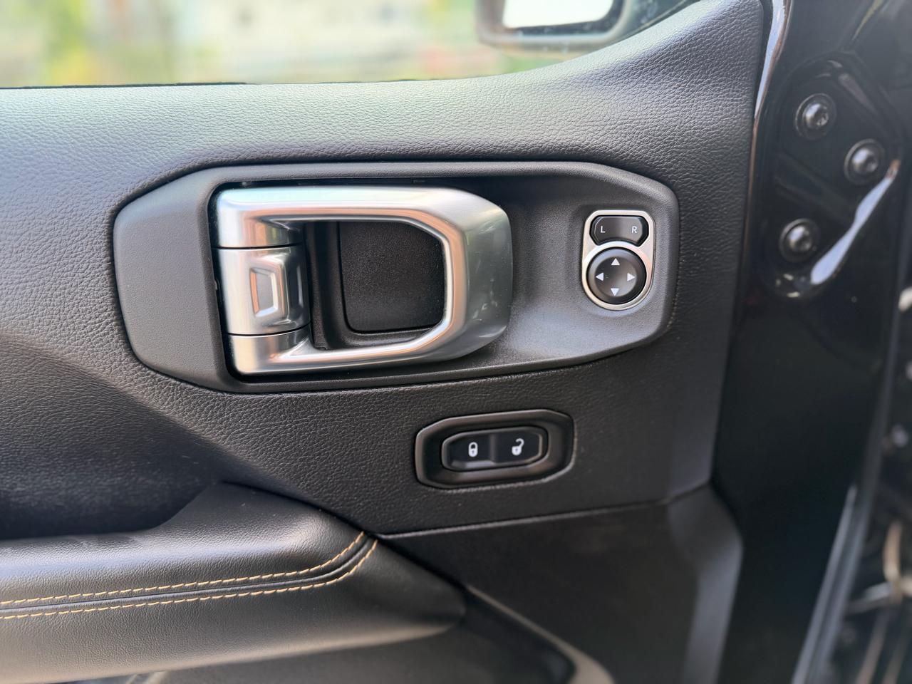 Jeep Wrangler Sahara 2025