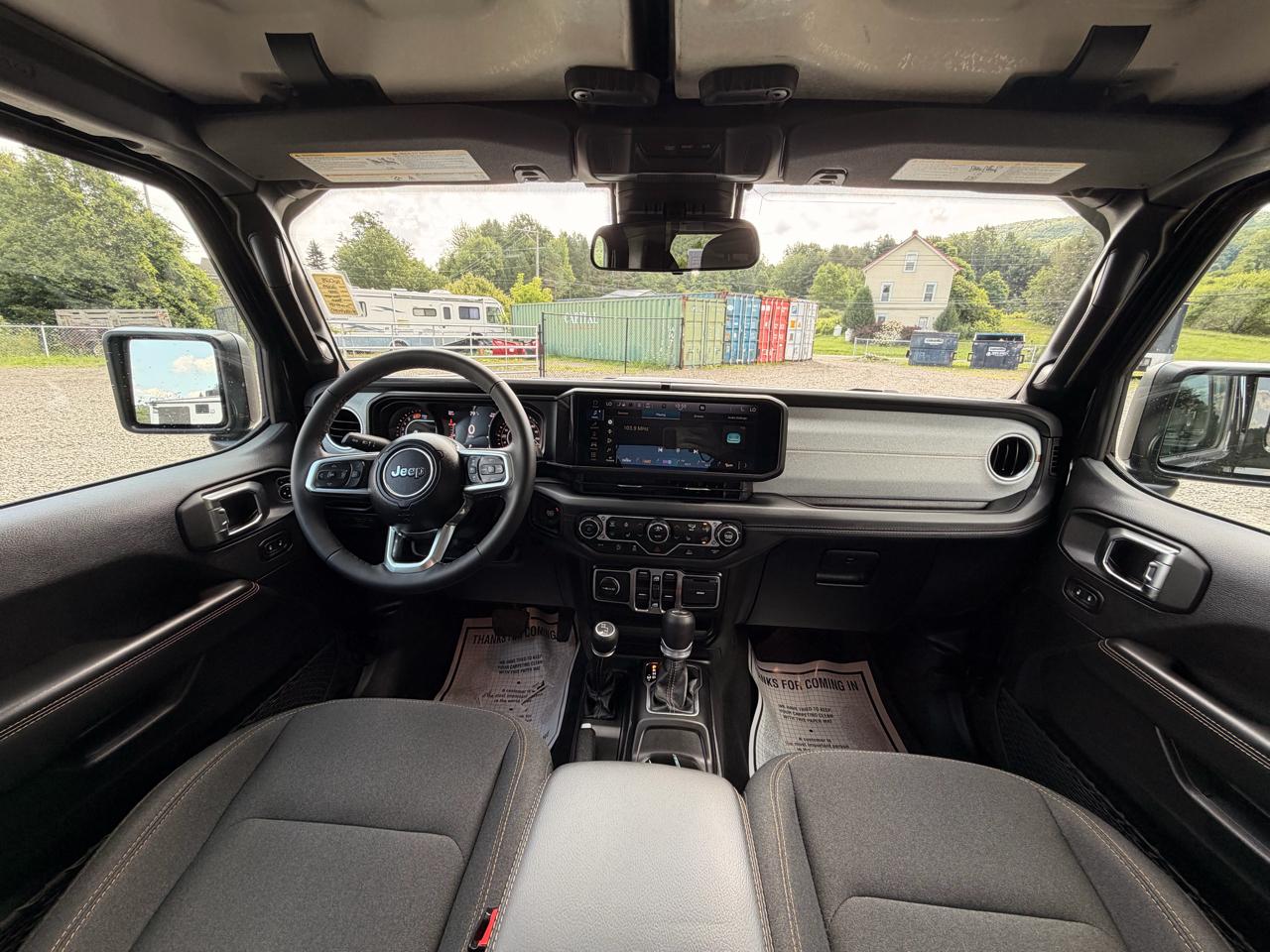 Jeep Wrangler Sahara 2025