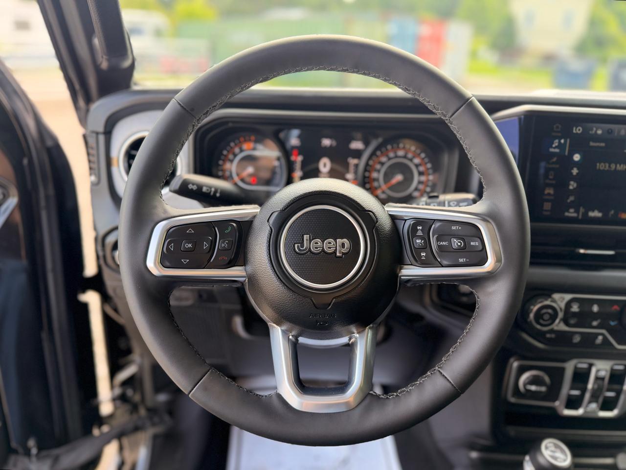 Jeep Wrangler Sahara 2025