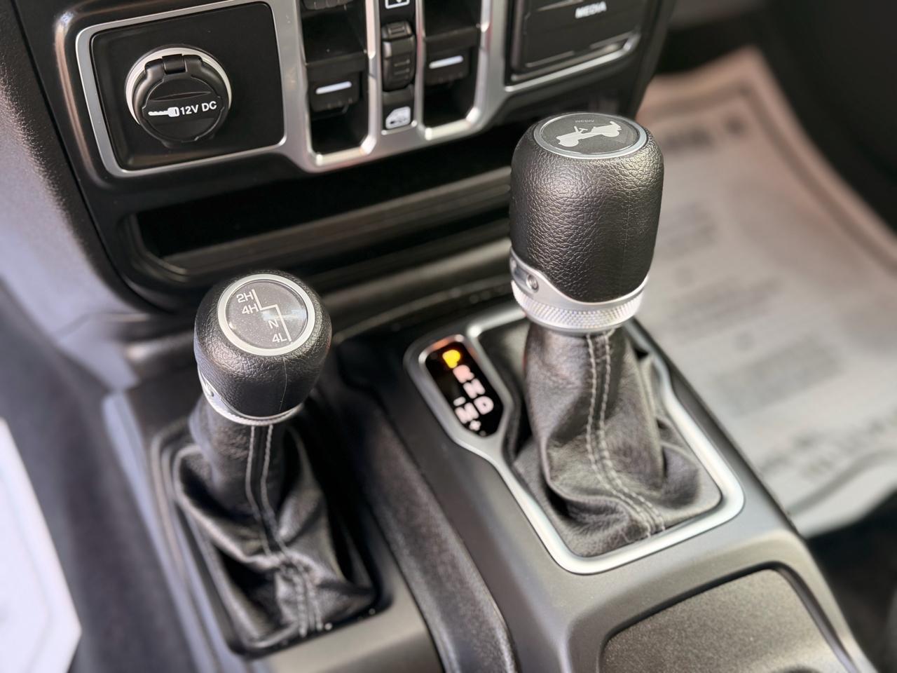 Jeep Wrangler Sahara 2025