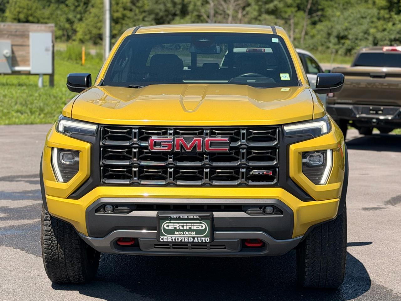 GMC Canyon AT4 Crew Cab 4WD 2023