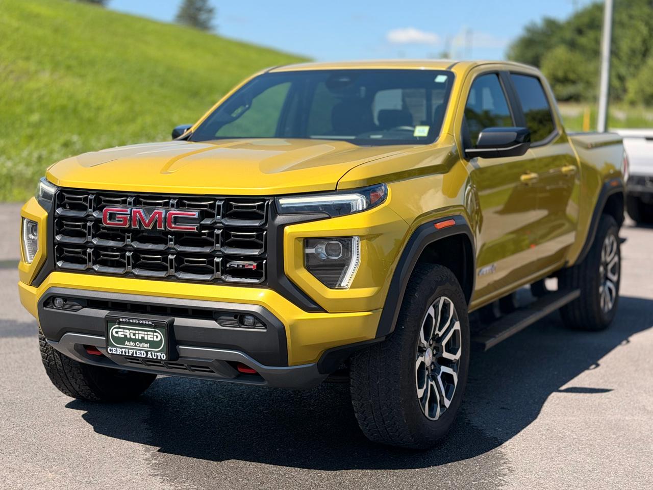 GMC Canyon AT4 Crew Cab 4WD 2023