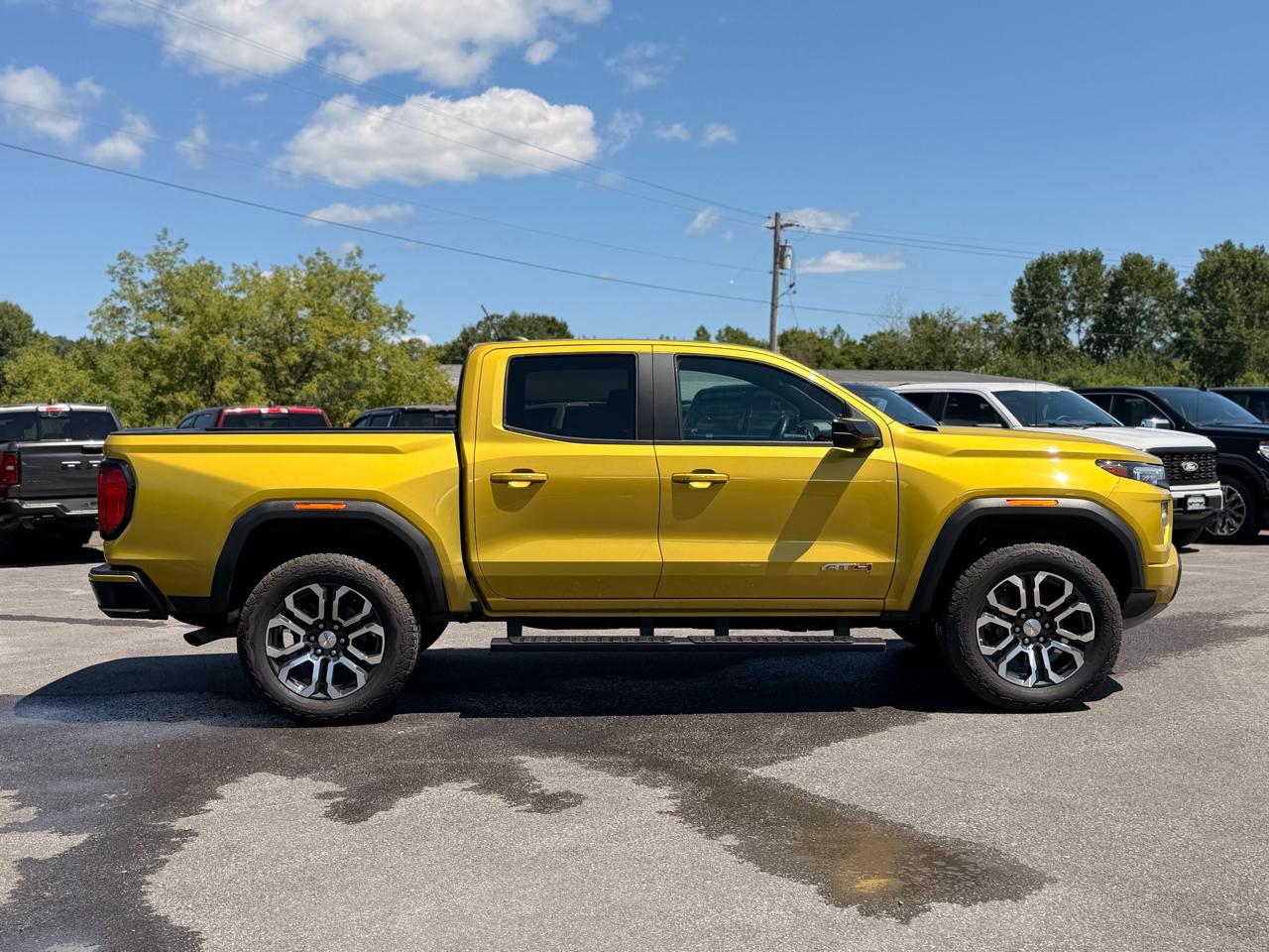 GMC Canyon AT4 Crew Cab 4WD 2023