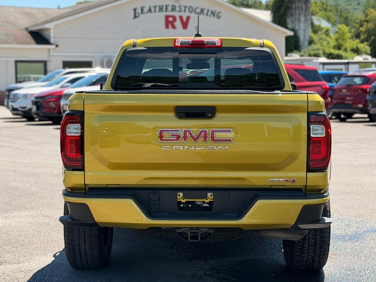 GMC Canyon AT4 Crew Cab 4WD 2023
