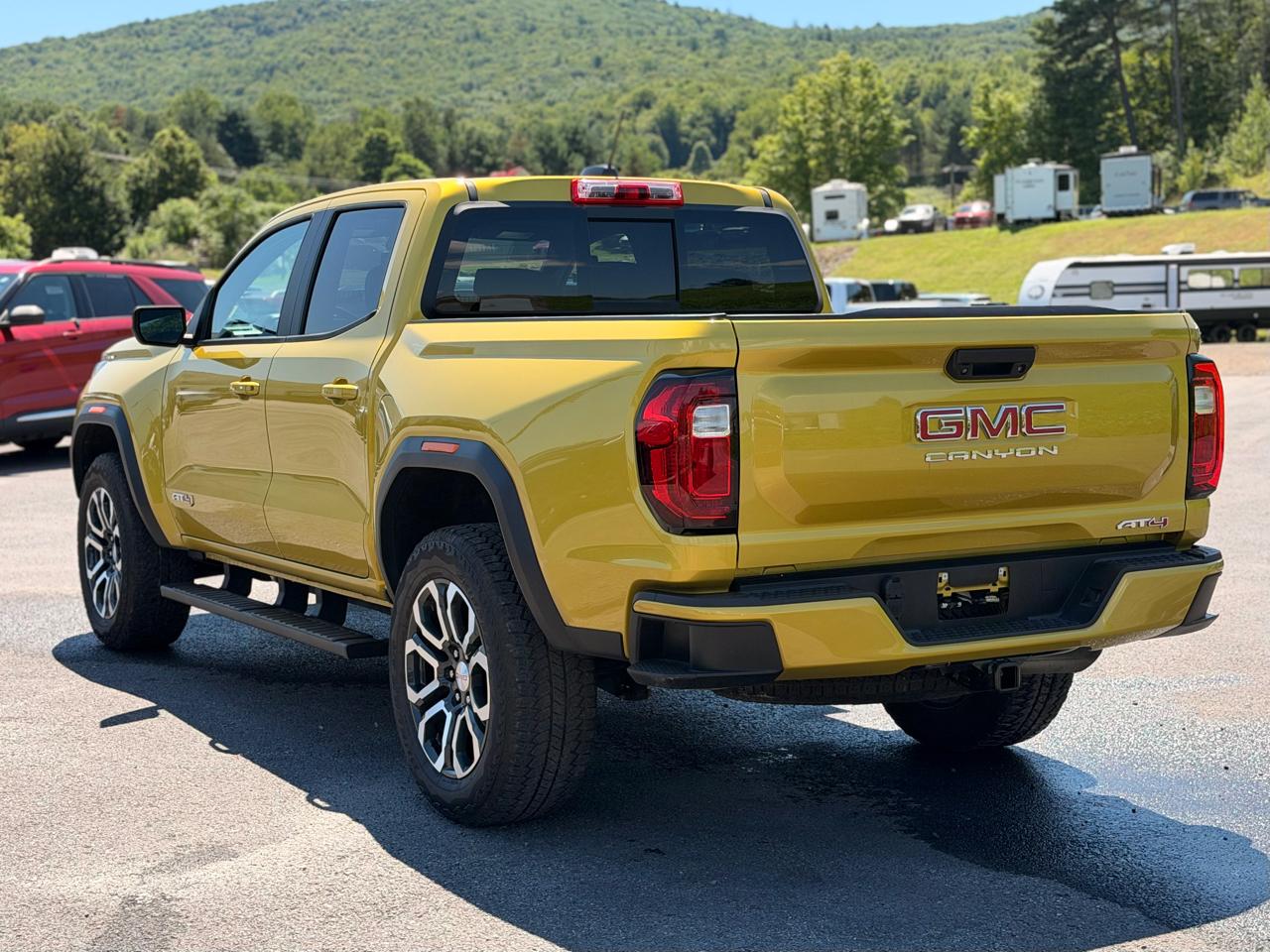 GMC Canyon AT4 Crew Cab 4WD 2023