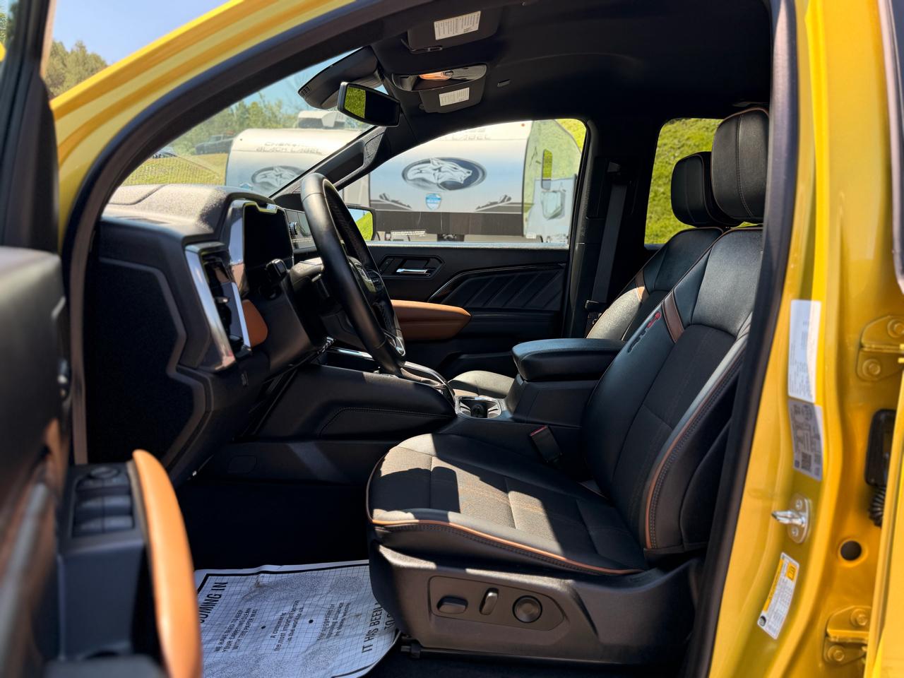 GMC Canyon AT4 Crew Cab 4WD 2023