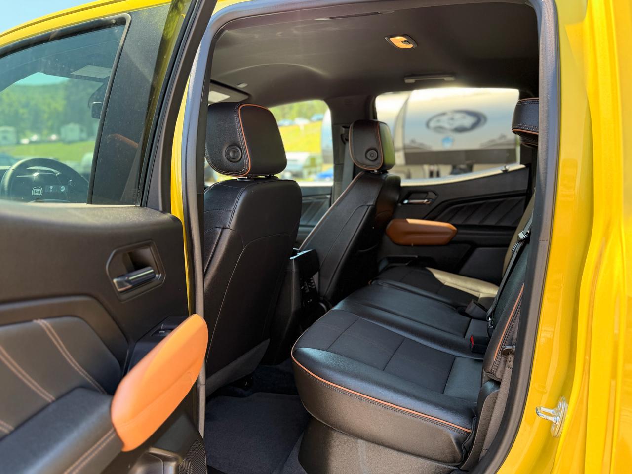 GMC Canyon AT4 Crew Cab 4WD 2023