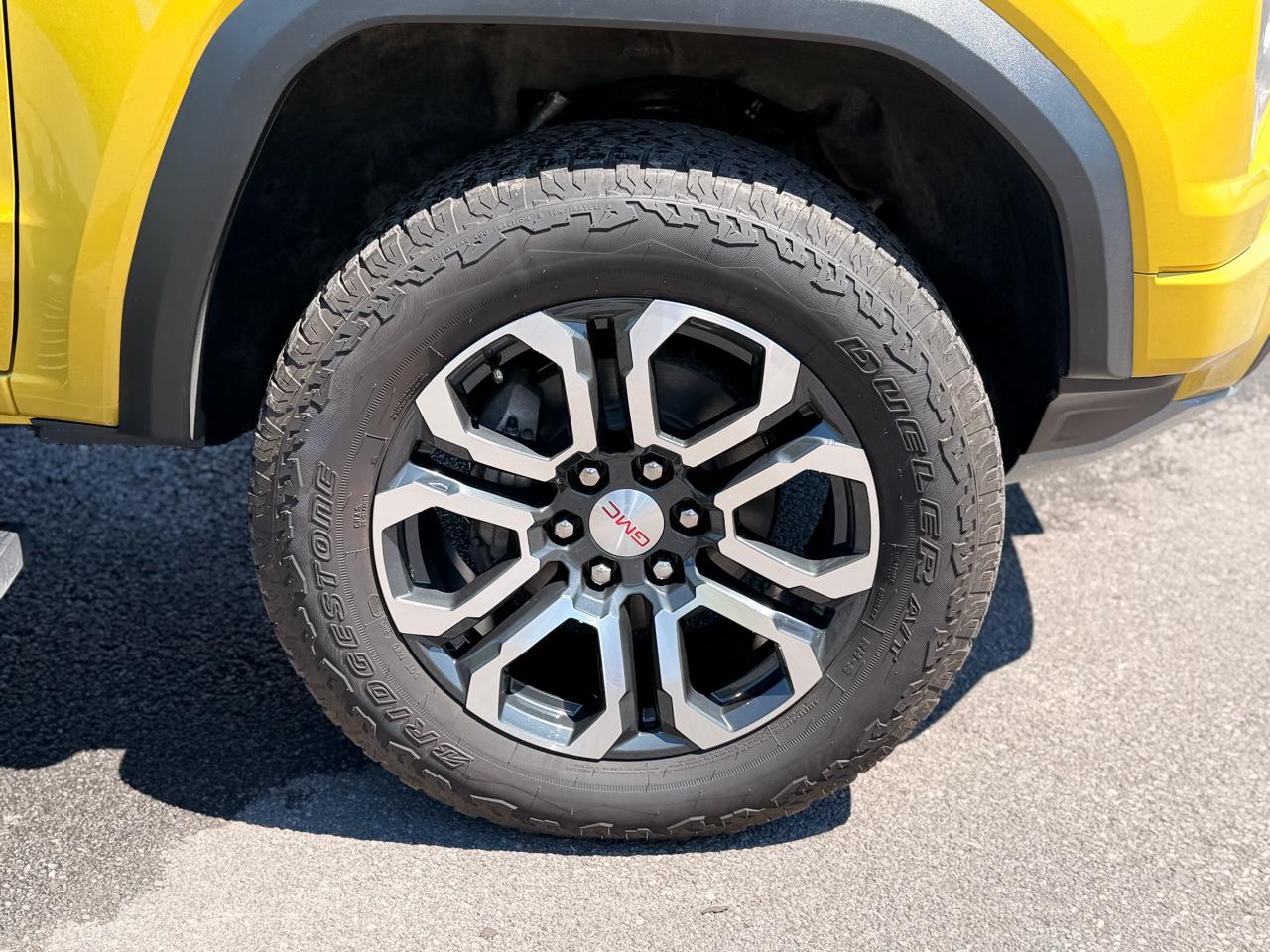 GMC Canyon AT4 Crew Cab 4WD 2023