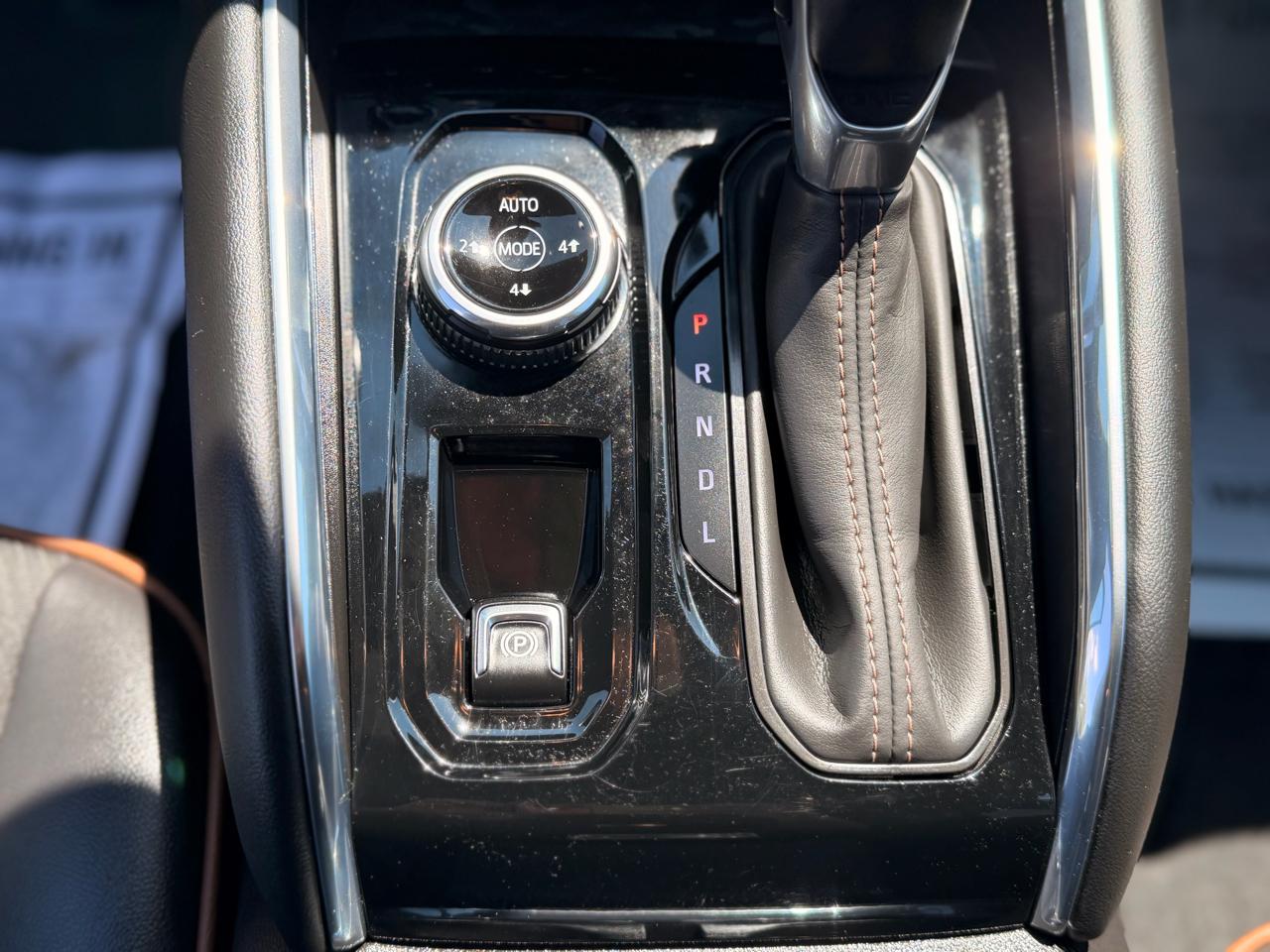 GMC Canyon AT4 Crew Cab 4WD 2023