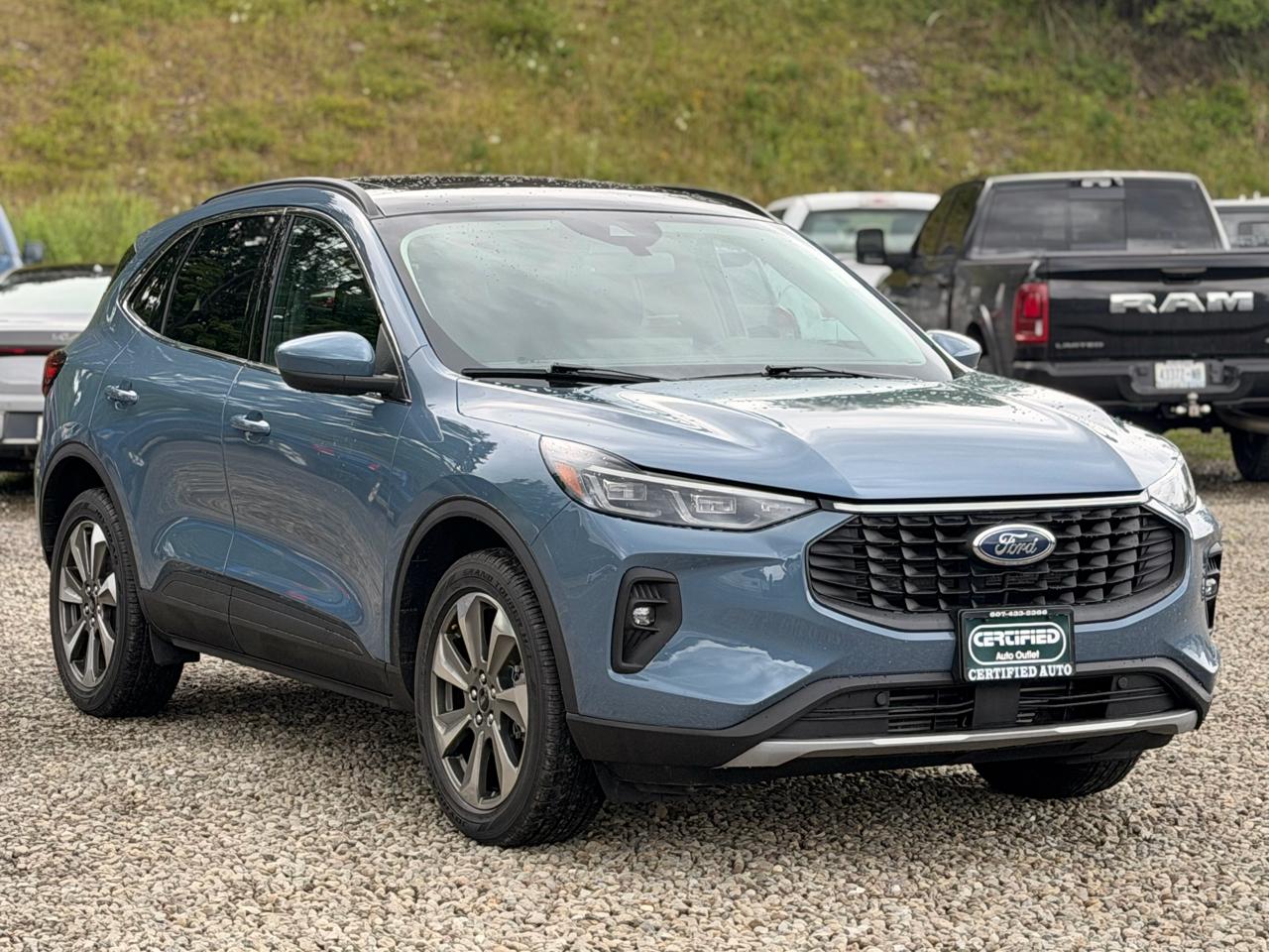 Ford Escape Platinum AWD 2025