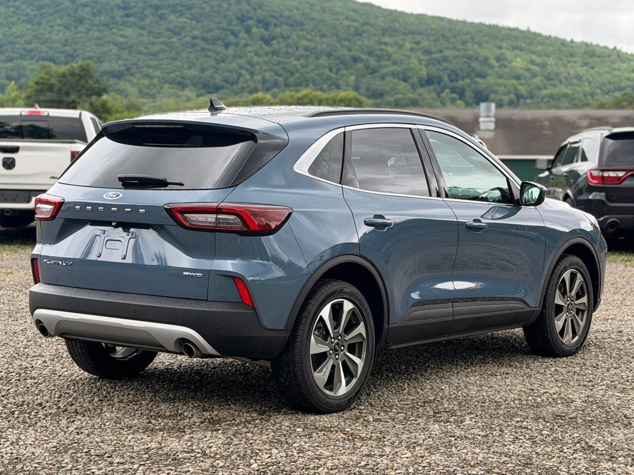 Ford Escape Platinum AWD 2025