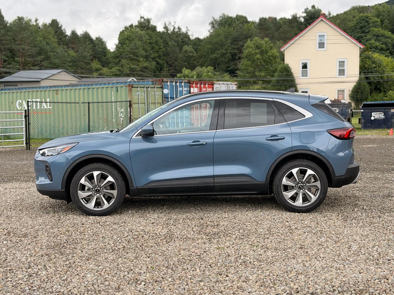 Ford Escape Platinum AWD 2025