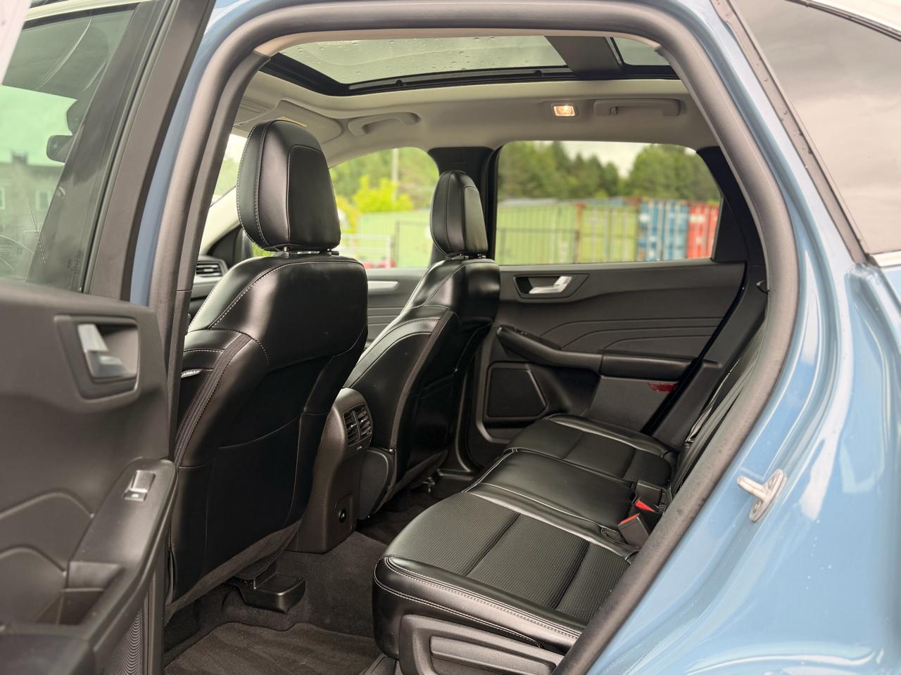 Ford Escape Platinum AWD 2025