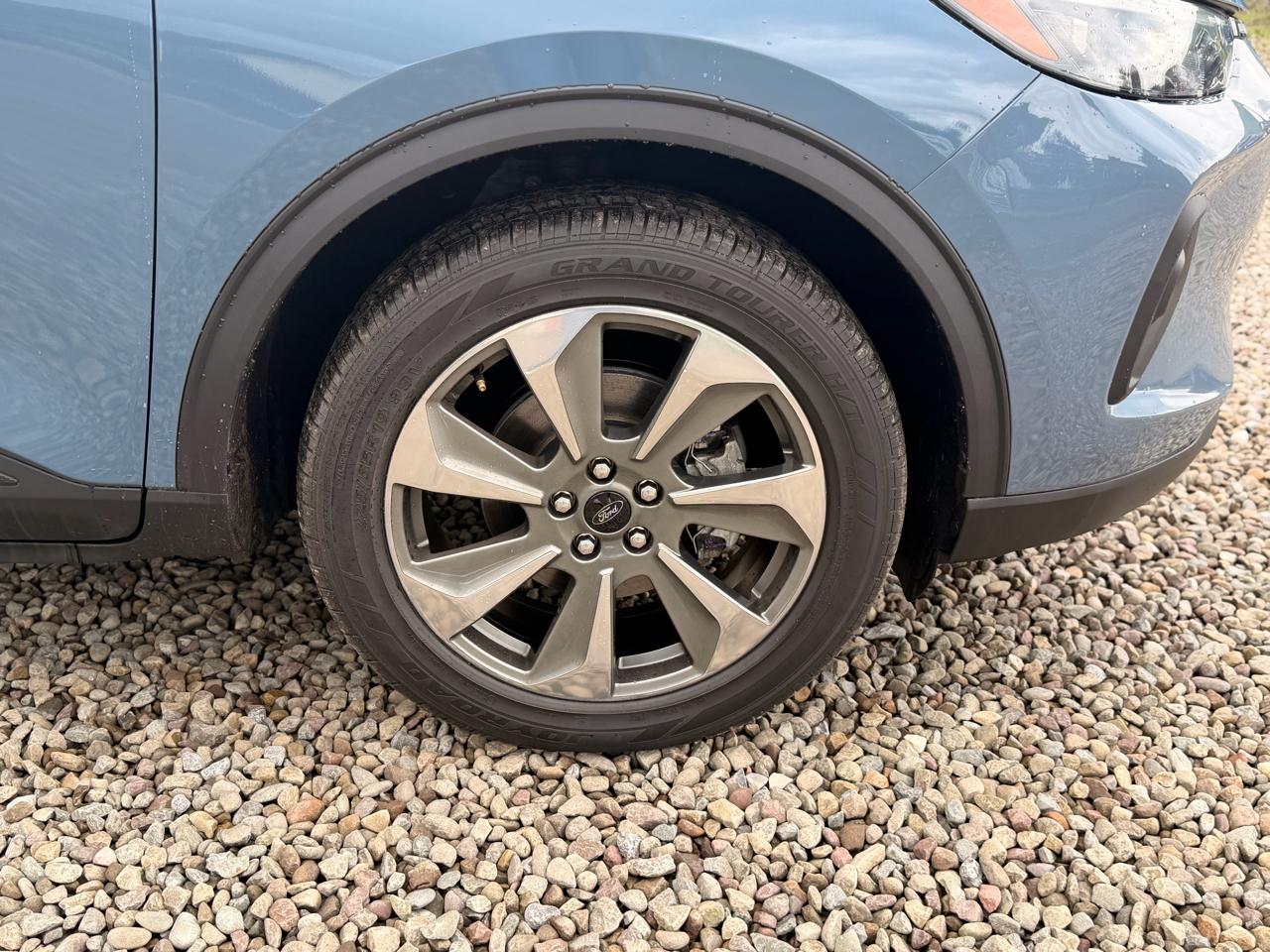Ford Escape Platinum AWD 2025