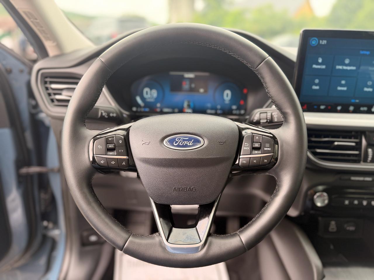 Ford Escape Platinum AWD 2025