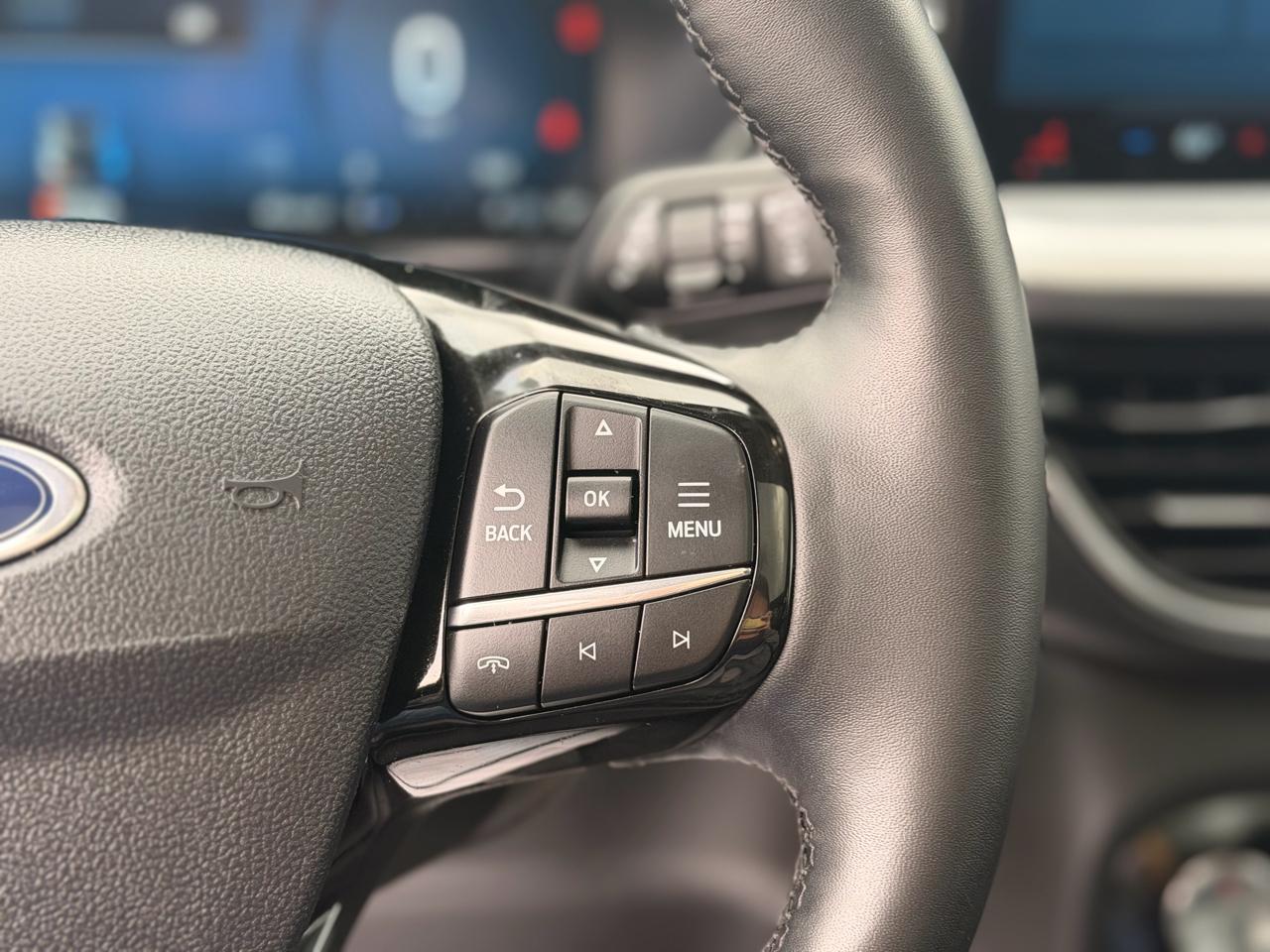 Ford Escape Platinum AWD 2025