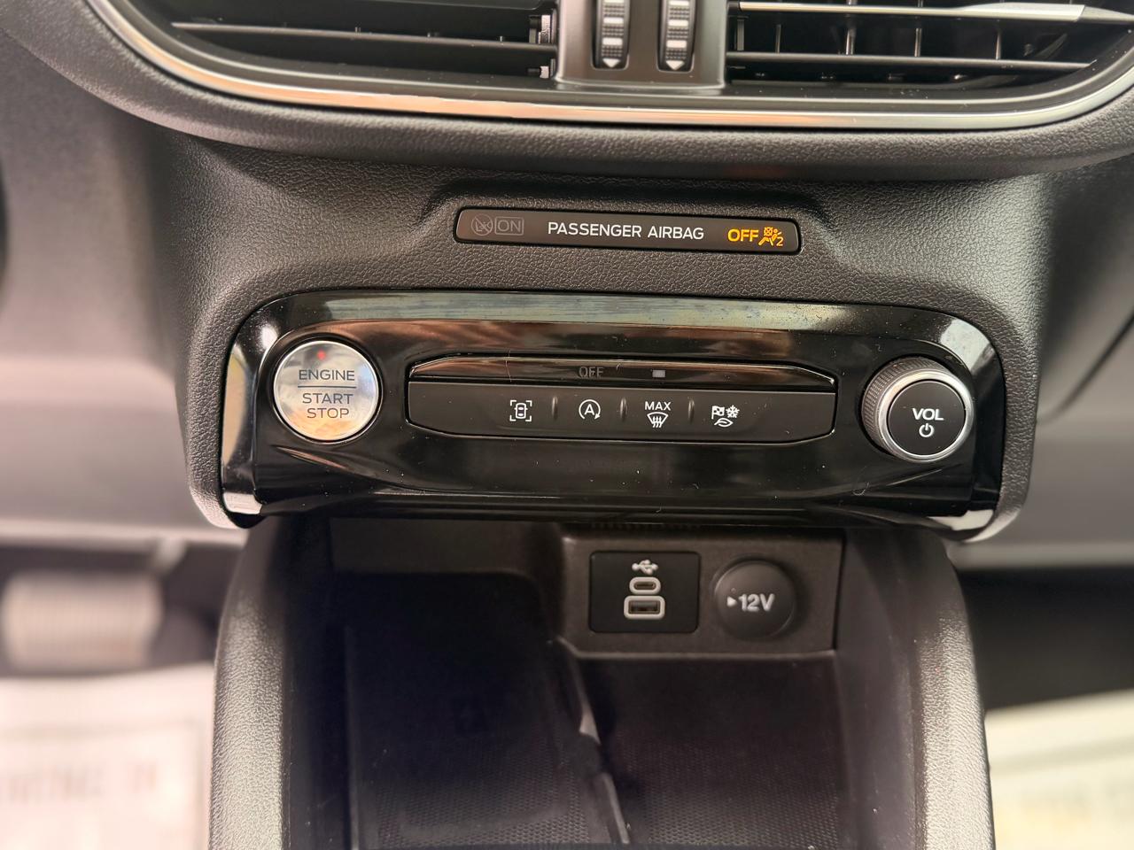 Ford Escape Platinum AWD 2025