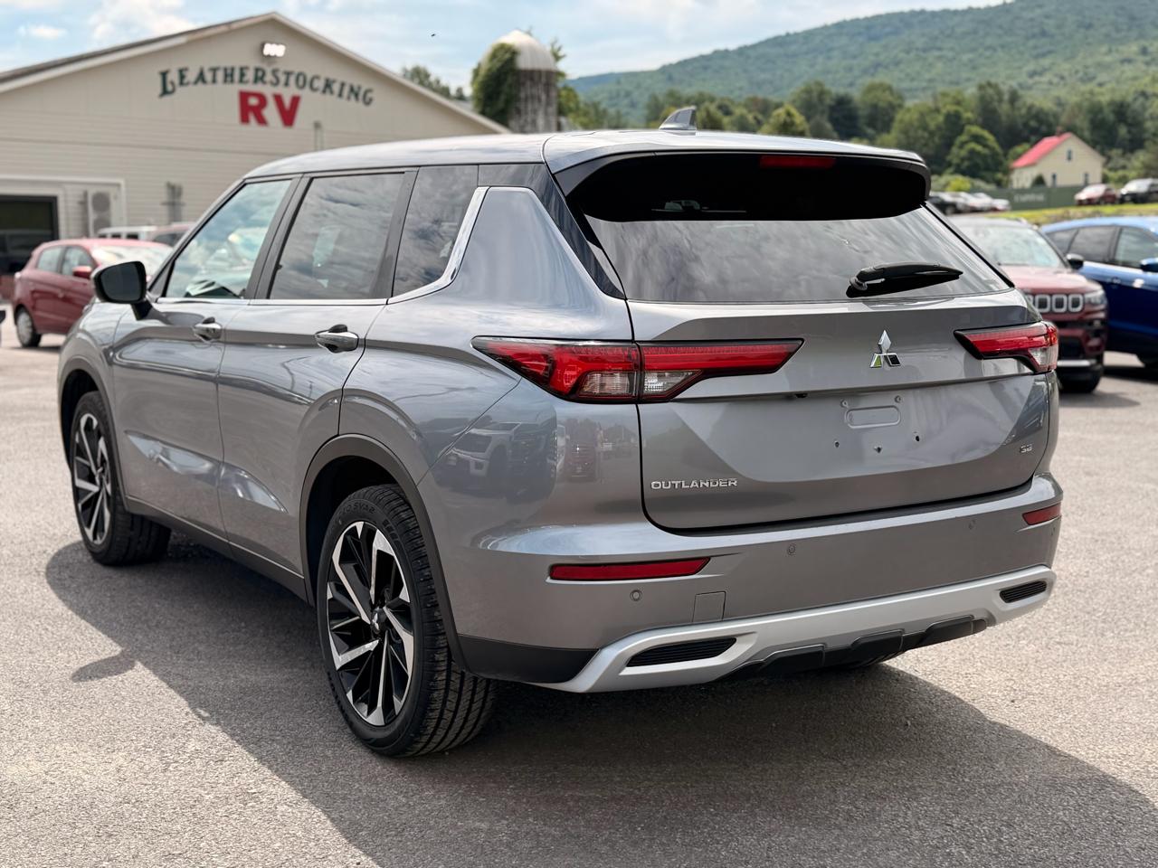 Mitsubishi Outlander SE 4WD 2023