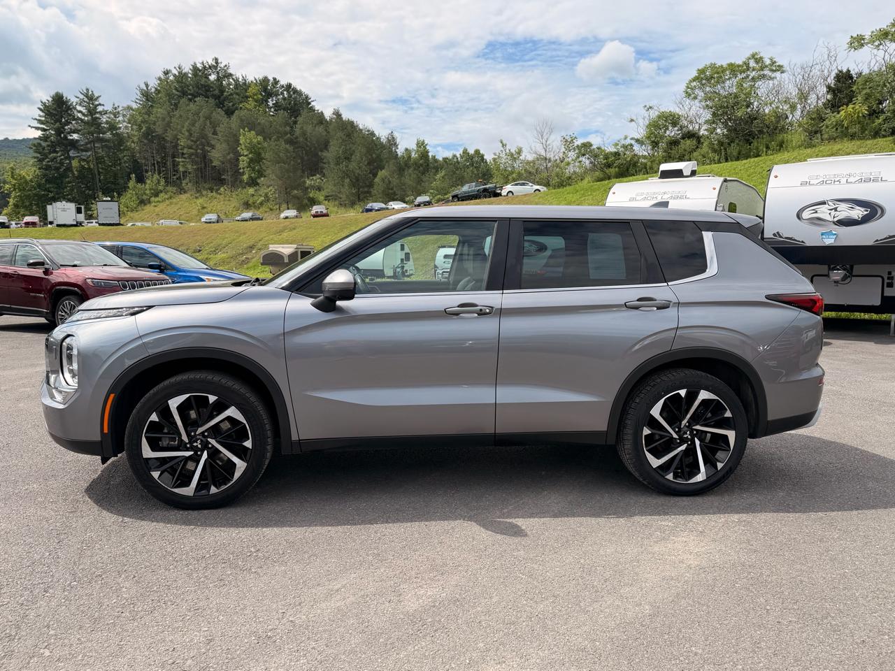 Mitsubishi Outlander SE 4WD 2023