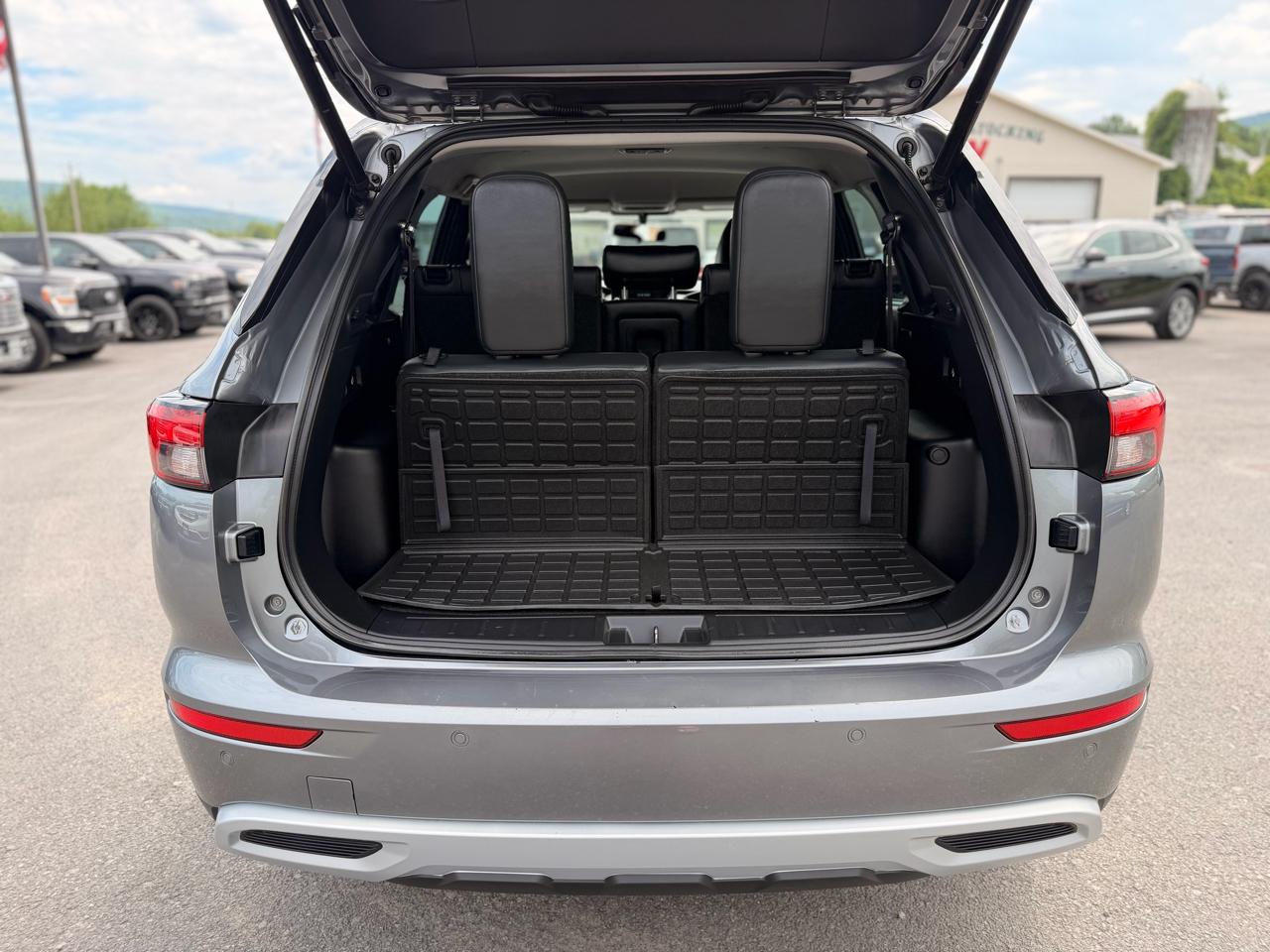 Mitsubishi Outlander SE 4WD 2023