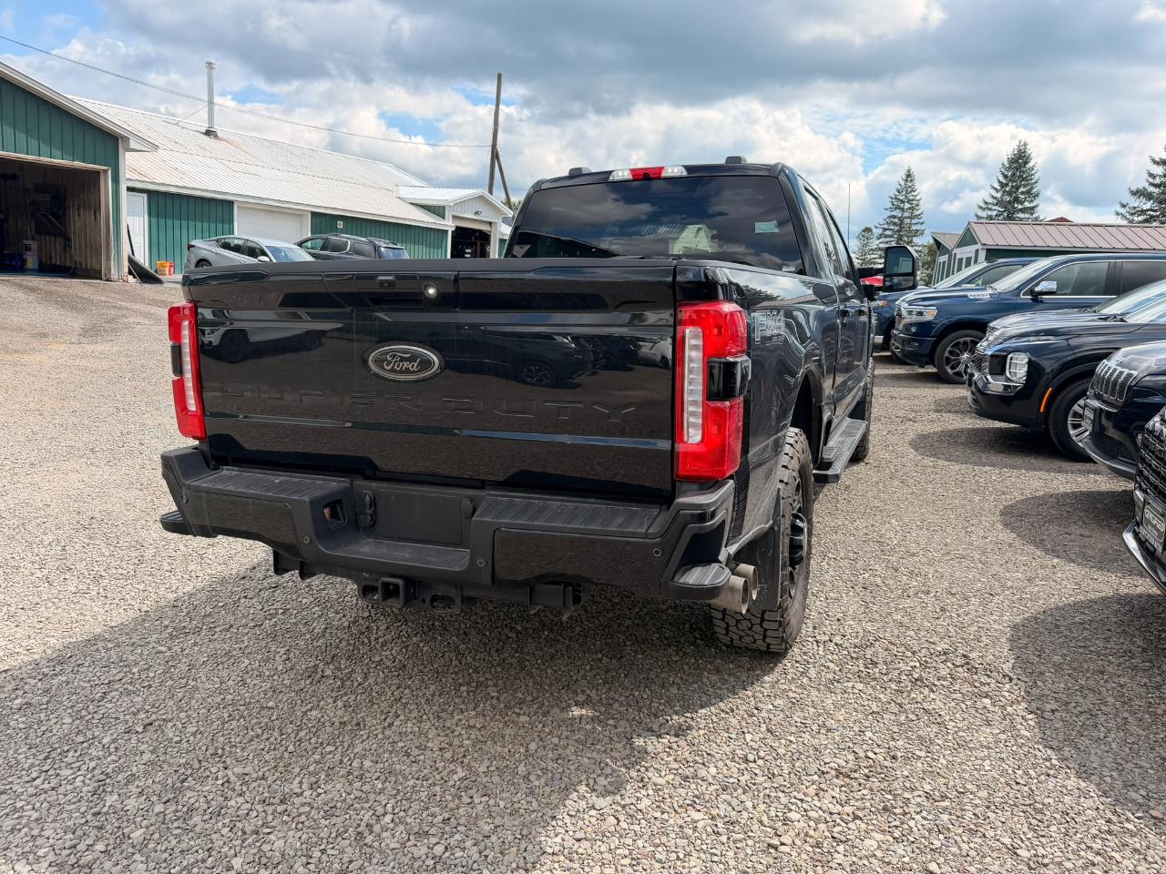 Ford F-250 SD Lariat Crew Cab 4WD 2026
