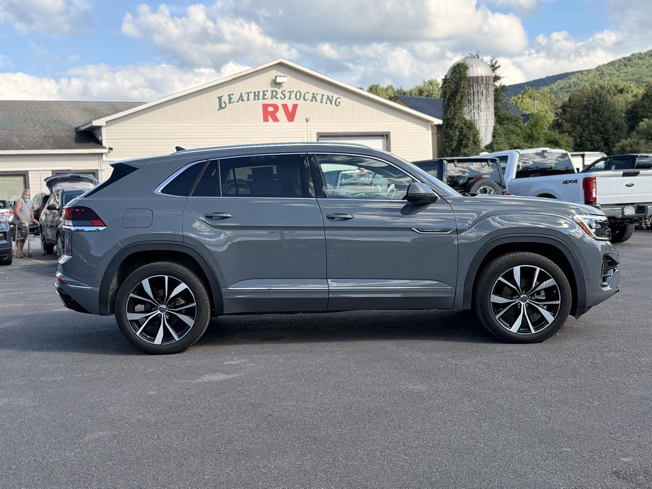 Volkswagen Atlas Cross Sport SEL Premium R-Line 4MOTION 2024