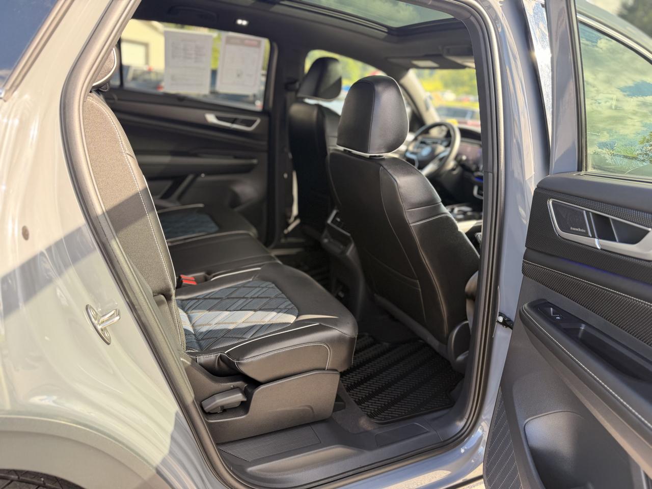 Volkswagen Atlas Cross Sport SEL Premium R-Line 4MOTION 2024